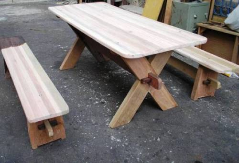 Mesa com dois bancos tamanho 2,00 metros