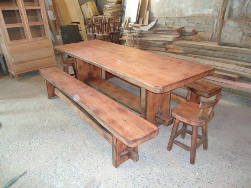 Conjunto mesa c/ 2 Bancos Rùsticos