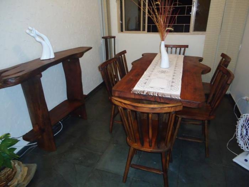 Conjunto Sala (Mesa c/ 6 Cadeiras + Aparador )