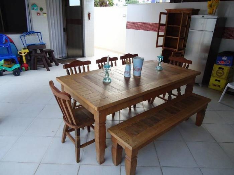 Mesa com banco e Cadeiras de Demoliçâo